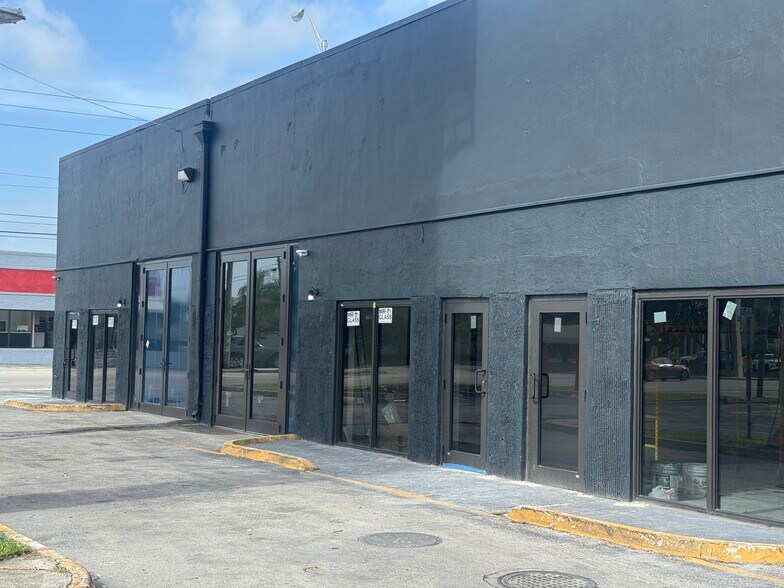 More Photos Of 10401-10409 Quail Roost Dr, Miami Service For Lease