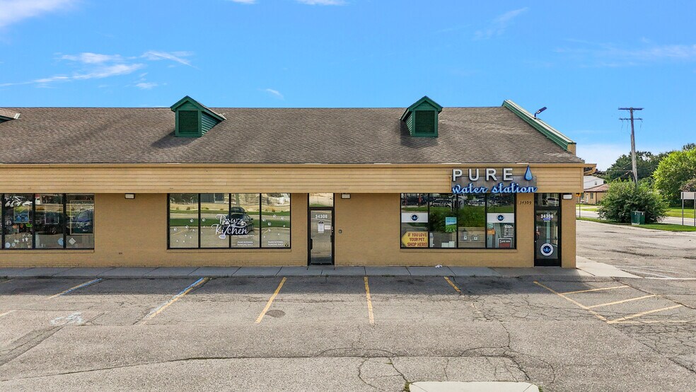 Primary Photo Of 34306-34344 Harper Ave, Clinton Township Storefront For Lease