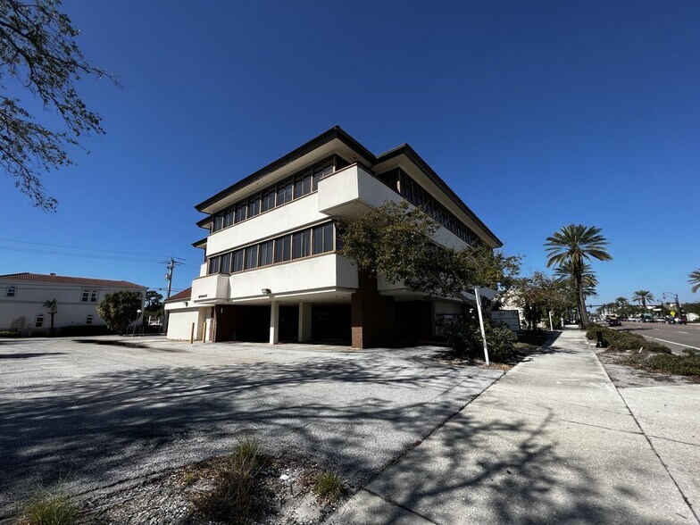Primary Photo Of 420 Tamiami Trl S, Venice Medical For Sale