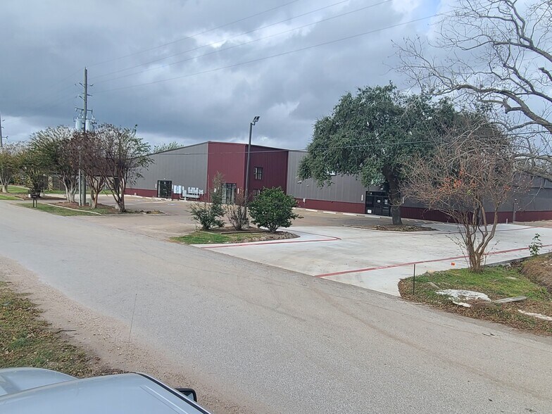 More Photos Of 5446 1st St, Katy Manufacturing For Lease