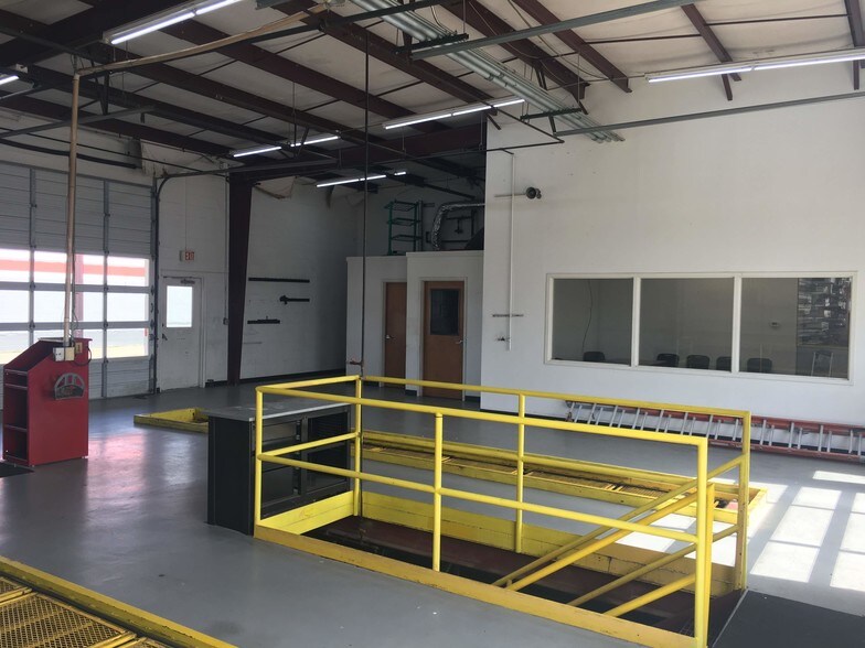 More Photos Of 914 W Main St, Cabot Auto Repair For Lease