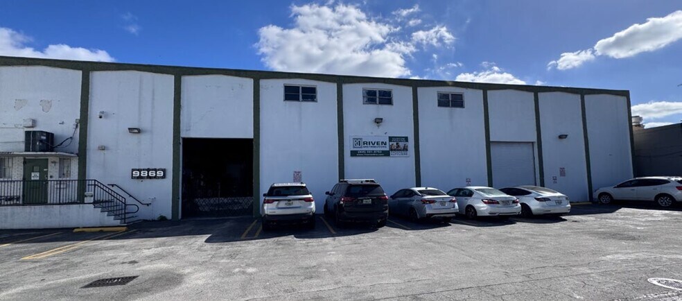 Primary Photo Of 9869 NW 79th Ave, Medley Warehouse For Lease