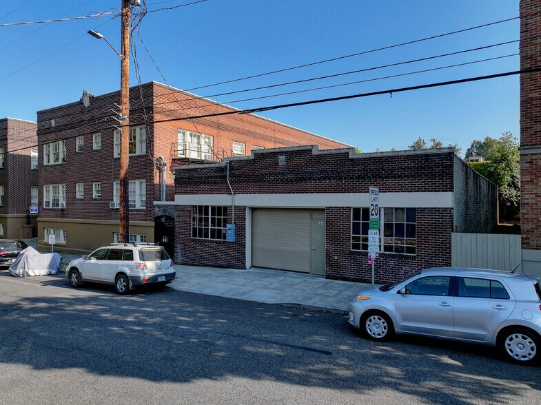 More Photos Of 2062 NW Marshall St, Portland Apartments For Sale