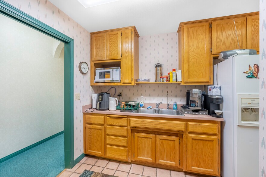 More Photos Of 1101 S Broadway, Santa Maria Medical For Sale