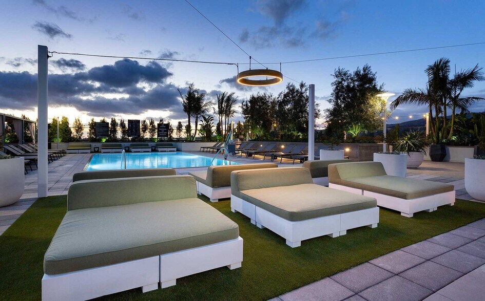 More Photos Of 185 S State College Blvd, Brea Apartments For Lease