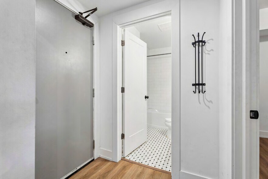 More Photos Of 27 Bold St, Hamilton Apartments For Sale