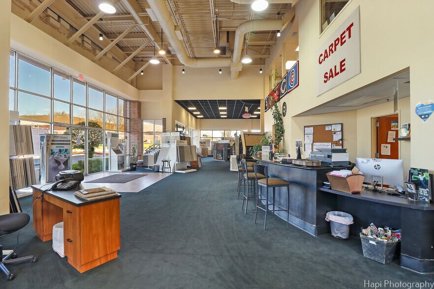 More Photos Of 195 N Milwaukee Ave, Vernon Hills Storefront Retail Office For Sale