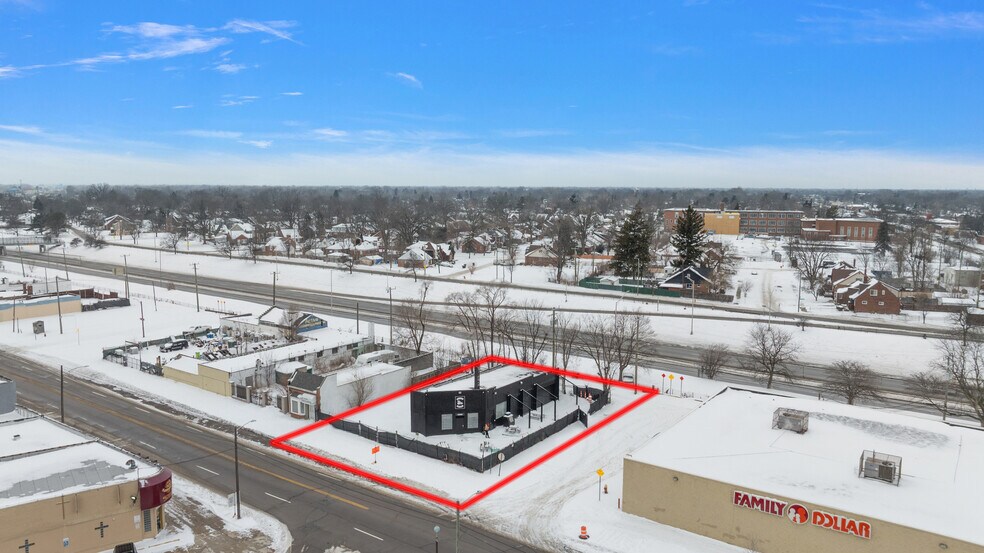 More Photos Of 16387–16395 Harper ave @ Harper Ave and Whittier Ave, Detroit Bar For Sale