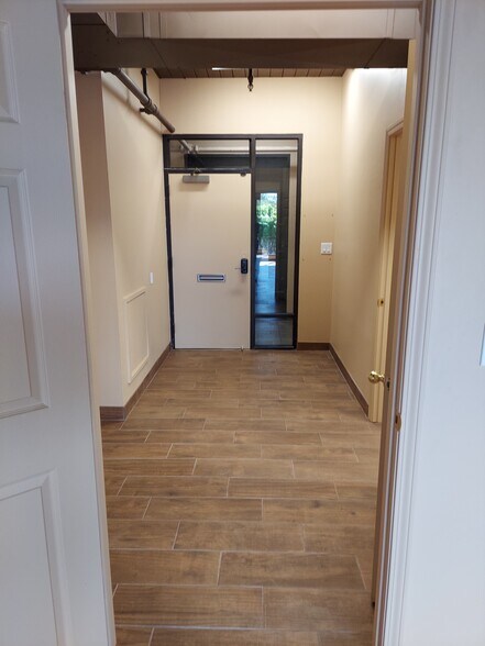 More Photos Of 2439 S Kihei Rd, Kihei Freestanding For Lease