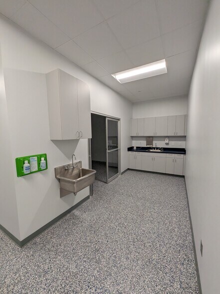 More Photos Of 16719 Balance Cv, Land O' Lakes Office For Sale