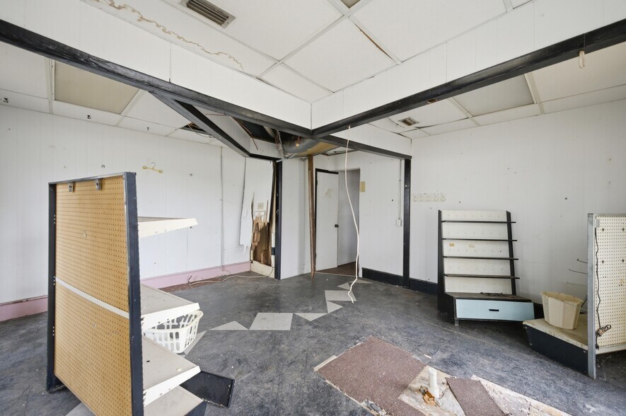 More Photos Of 120 N Main St, Bushnell Office Residential For Sale