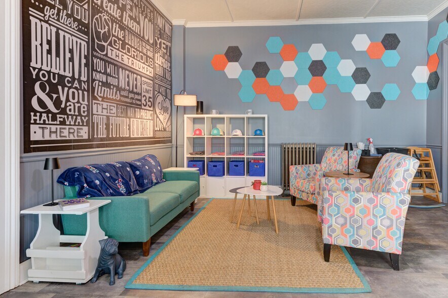 More Photos Of 28 E Main St, Johnstown General Retail For Sale