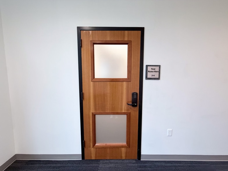 More Photos Of 1580 S Main St, Boerne Medical For Lease