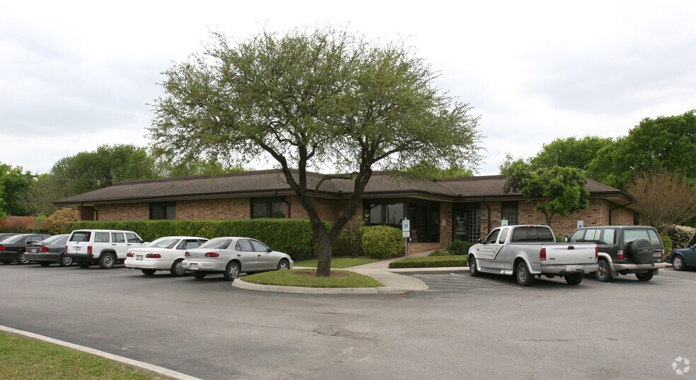 Primary Photo Of 8303 W Military Dr, San Antonio Medical For Lease