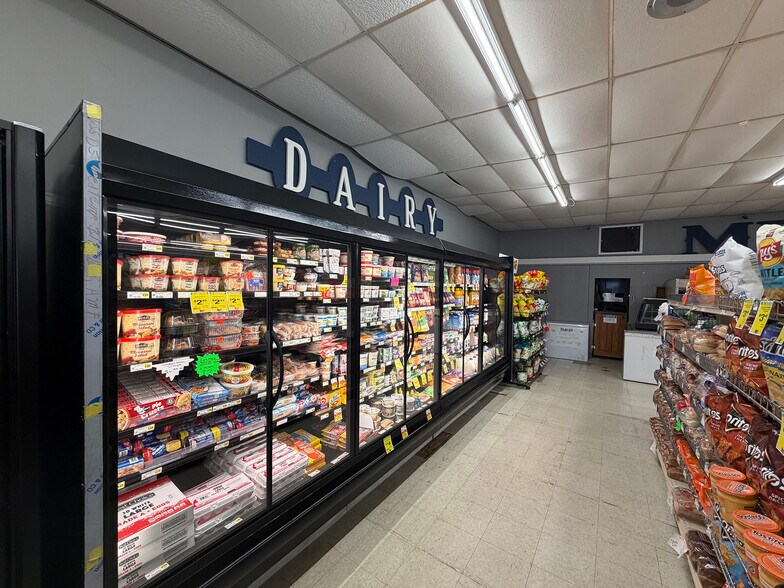 More Photos Of 734 3rd St, Humboldt Convenience Store For Sale