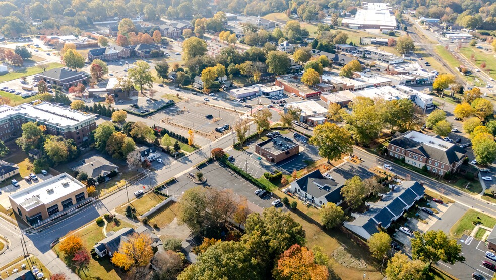 More Photos Of 110 Springs St, Fort Mill Office For Lease