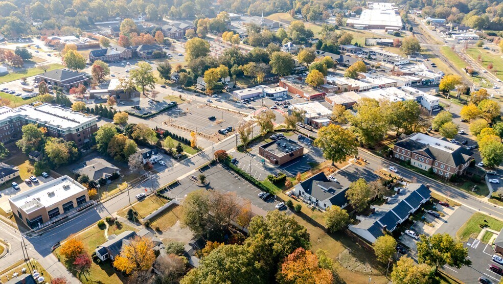 More Photos Of 110 Springs St, Fort Mill Office For Lease