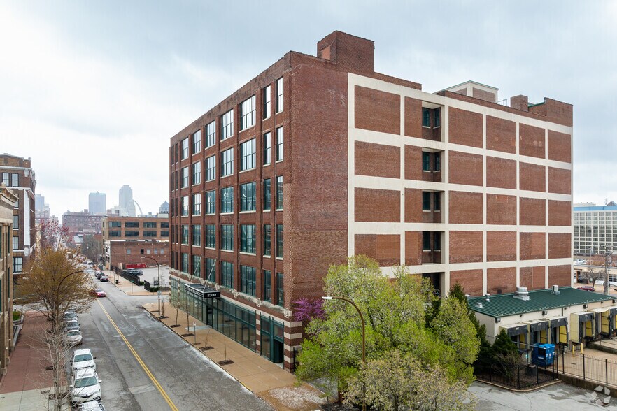 More Photos Of 2300 Locust St, Saint Louis Office For Lease
