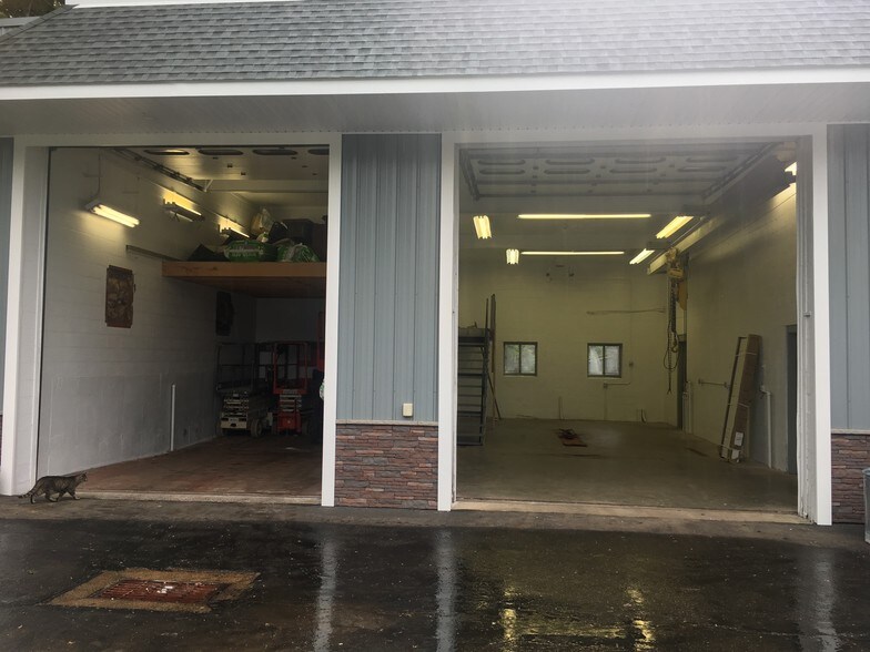 More Photos Of 735 N Colony Rd, Meriden Warehouse For Lease