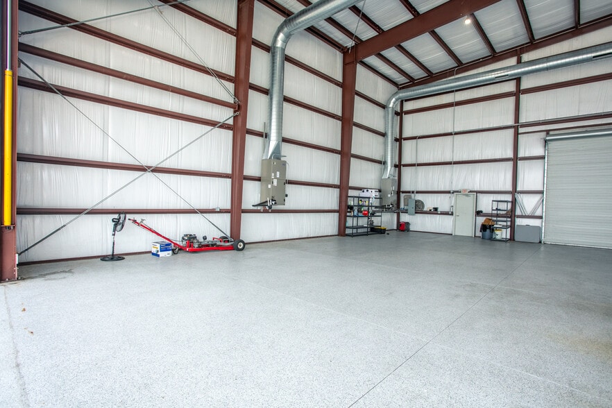 More Photos Of 1001 Airport Rd, Destin Airplane Hangar For Sale