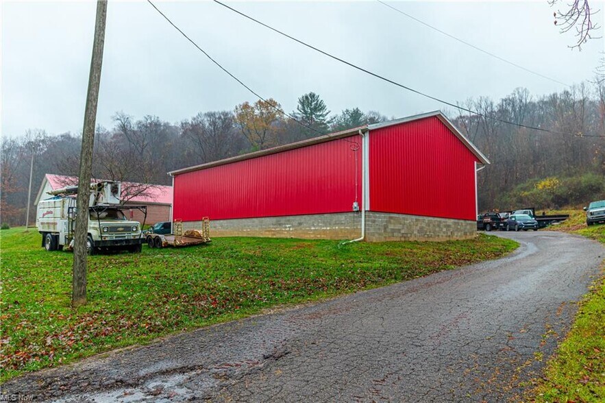 More Photos Of 1567 Cassingham Hollow Dr, Coshocton Flex For Sale