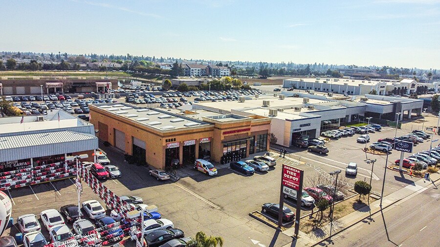 More Photos Of 5262 N Blackstone Ave, Fresno Flex For Sale