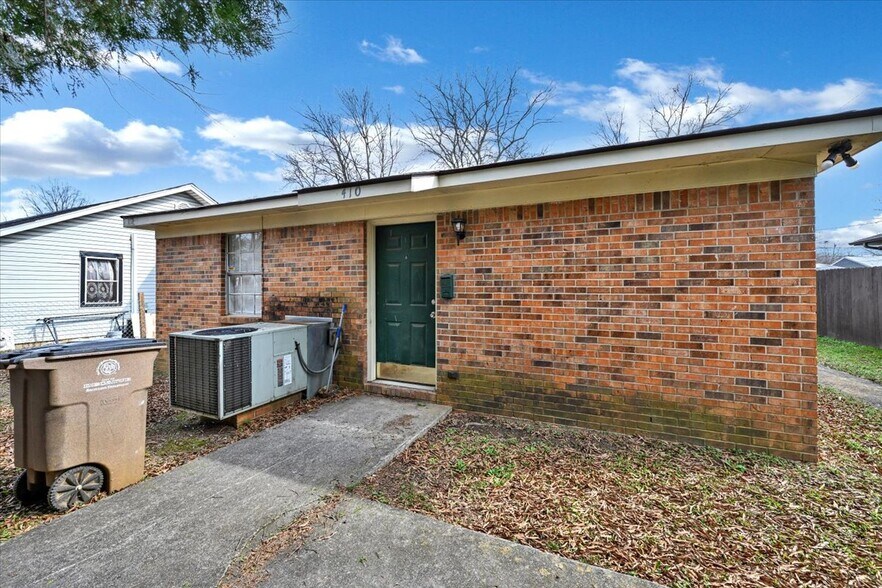 More Photos Of 410 11th Ave SW, Decatur Multifamily For Sale