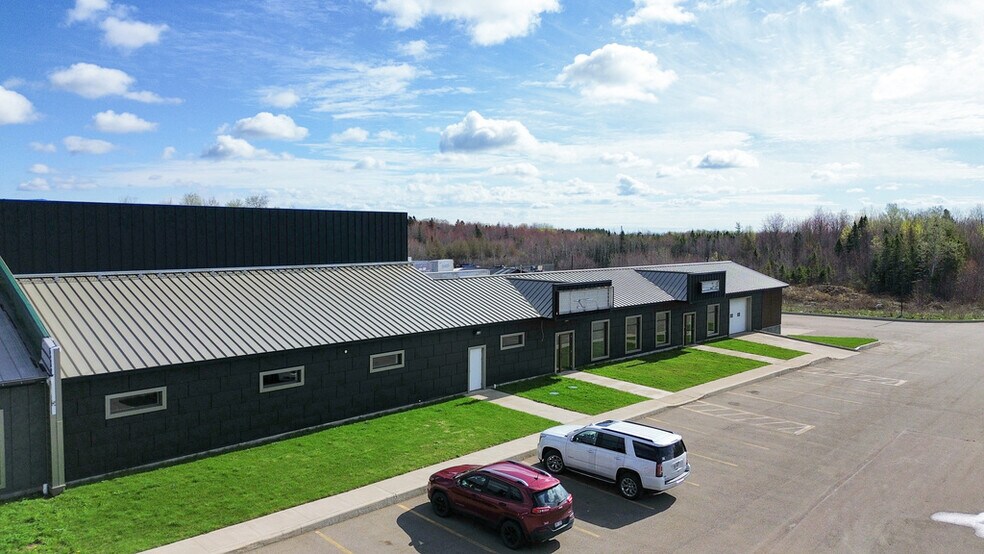 More Photos Of 9 Zack Rd, Berry Mills Industrial For Lease