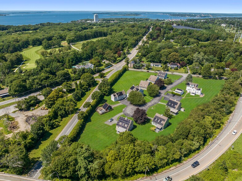 More Photos Of 46 Statue Way, Portsmouth Multifamily For Sale