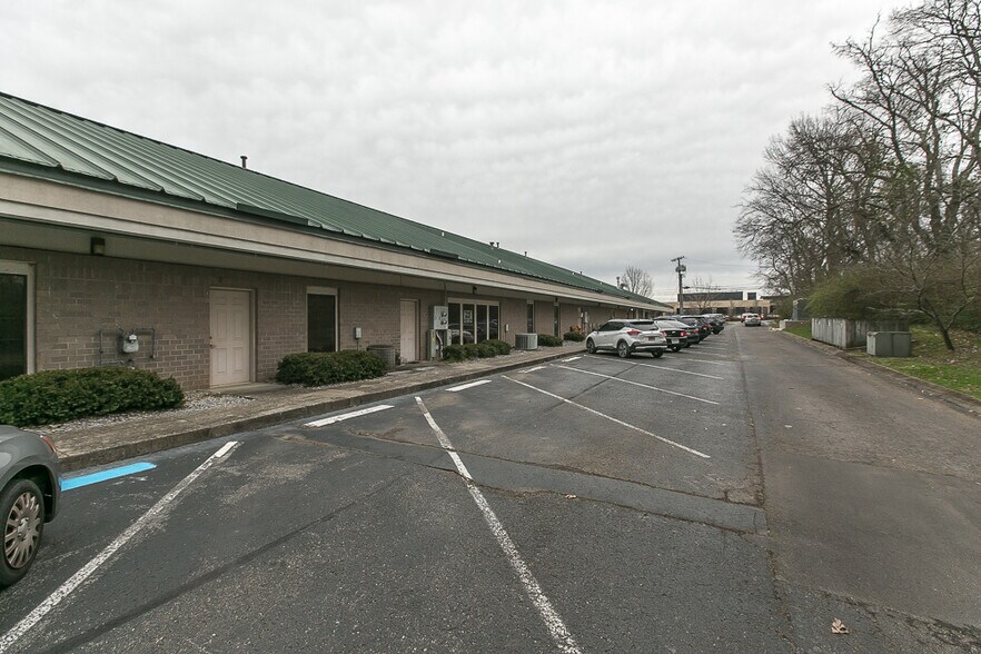 More Photos Of 1001-1045 N Highland Ave, Murfreesboro Medical For Lease