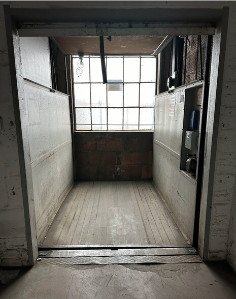 More Photos Of 1819 Flushing Ave, Ridgewood Warehouse For Lease