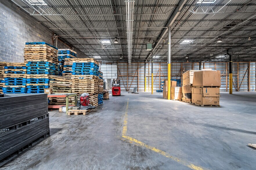 More Photos Of 40 Poplar St, Scranton Warehouse For Lease