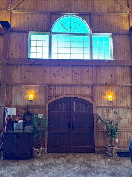 More Photos Of 115 Hilltop Dr, Phoenix Sports And Entertainment For Sale