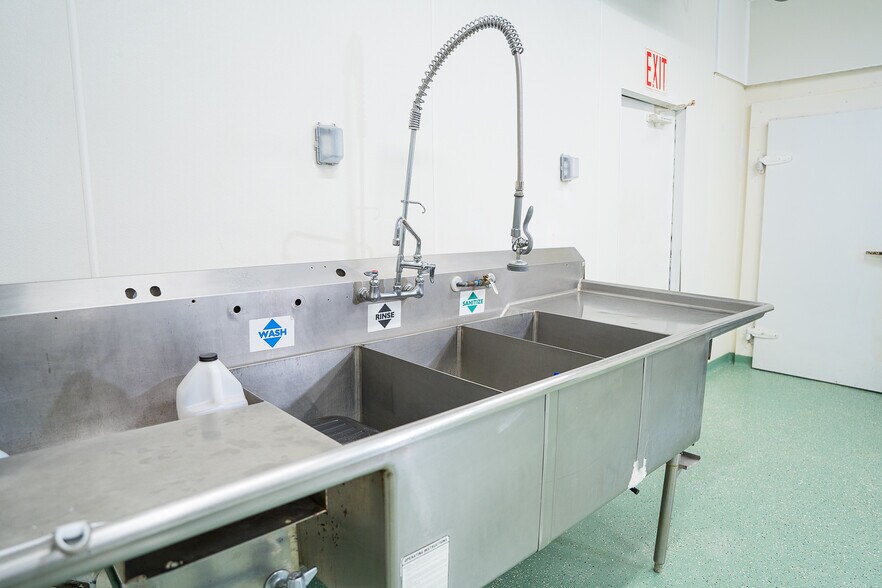 More Photos Of 13637 US Highway 287 N, Grapeland Food Processing For Sale