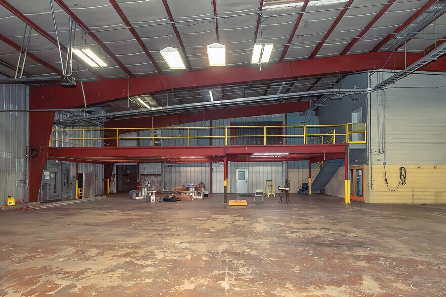 More Photos Of 199 Paradise Valley Rd, Athens Warehouse For Sale