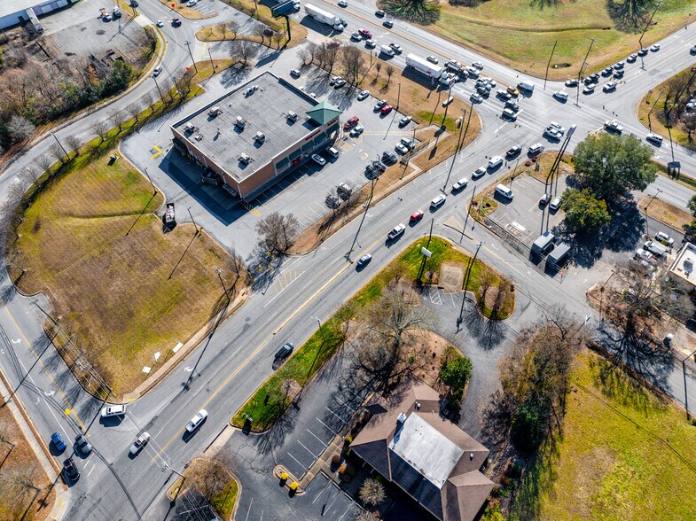 More Photos Of 824 S Dekalb St, Shelby Medical For Sale