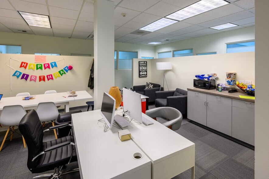 More Photos Of 296 SW Columbia St, Bend Office For Sale