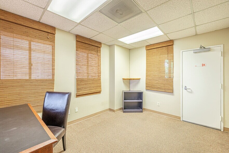 More Photos Of 44725 10th St W, Lancaster Medical For Sale