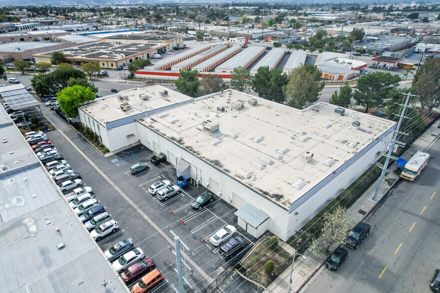 More Photos Of 10941 La Tuna Cyn, Sun Valley Warehouse For Lease