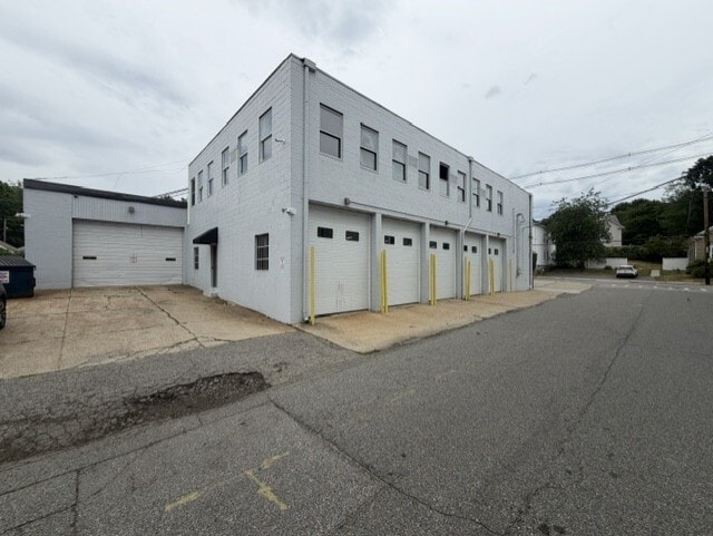 More Photos Of 667 Douglas Ave, Providence Service For Sale