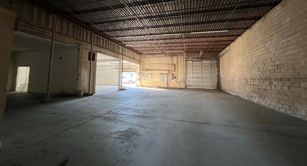 More Photos Of 215 N Western Ave, Oklahoma City Warehouse For Lease