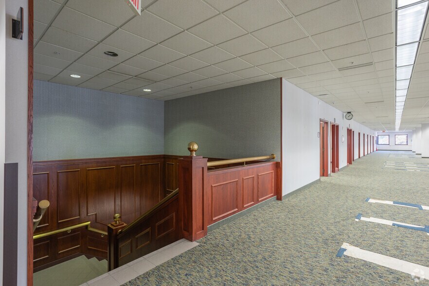 More Photos Of 313 S Capitol Ave, Lansing Office For Sale