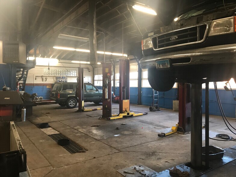 More Photos Of 9665 W 55th St, Countryside Auto Repair For Sale
