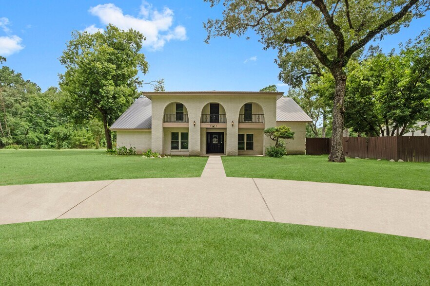 More Photos Of 2042 Teal Dr, Spring Dormitory For Sale