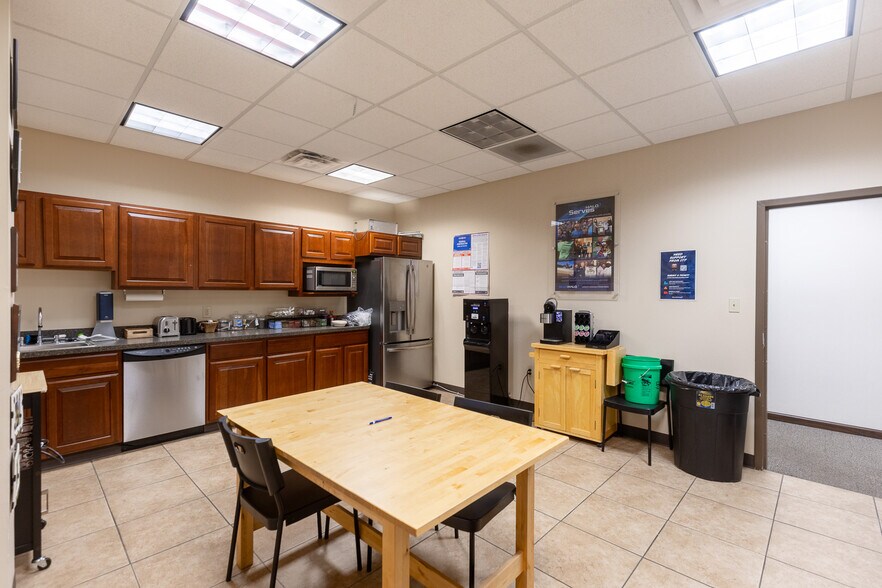 More Photos Of 1120-1130 Channingway Dr, Fairborn Medical For Sale