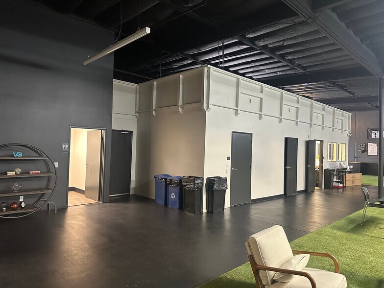 More Photos Of 8460 Red Oak St, Rancho Cucamonga Warehouse For Lease