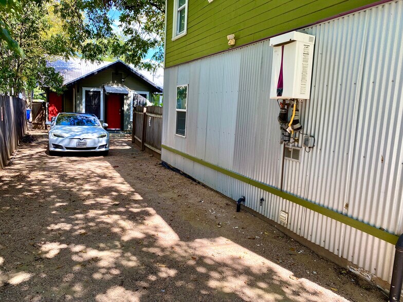 More Photos Of 78 San Marcos St, Austin Office Residential For Lease