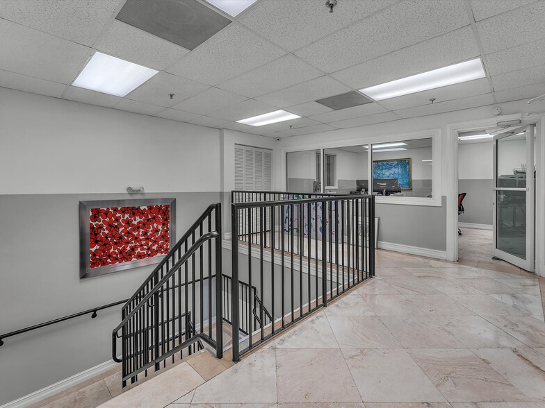 More Photos Of 8299 NW 30th Ter, Doral Warehouse For Lease