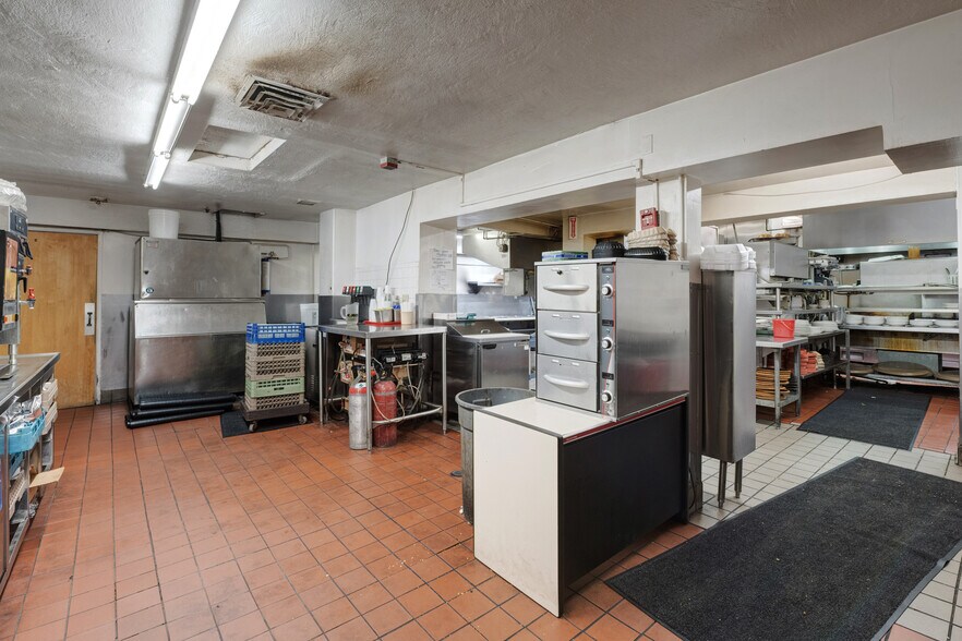 More Photos Of 8032 4th St NW, Albuquerque Restaurant For Sale