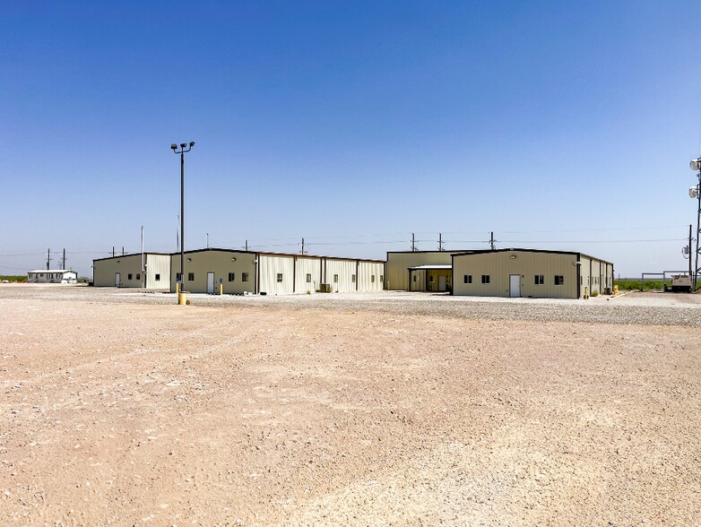 More Photos Of 906 S Highway 285, Pecos Warehouse For Sale